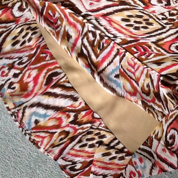 Long lined skirt. - Picture 3 of 3